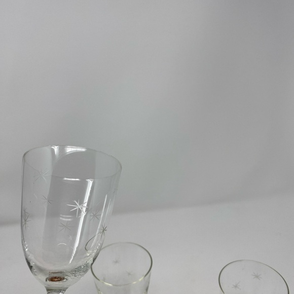Set of 6 Vintage Wine/Toasting Glasses - Picture 7 of 8